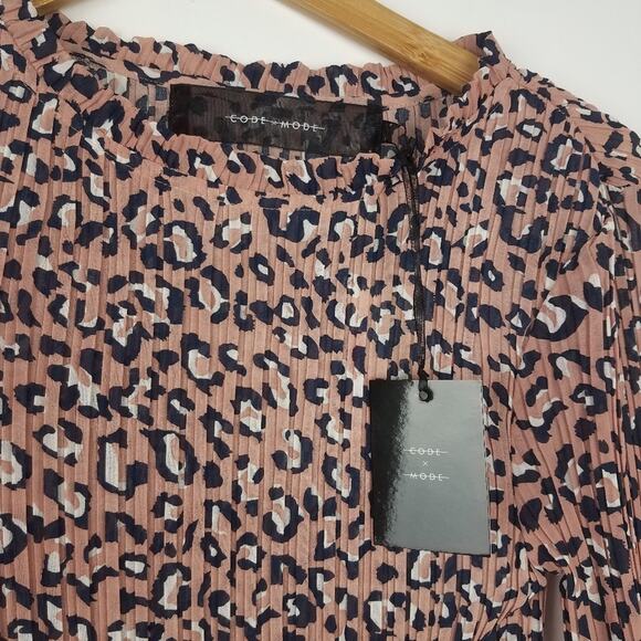 Code Mode | Long Sleeve Animal Print Ribbed - Picture 4 of 9